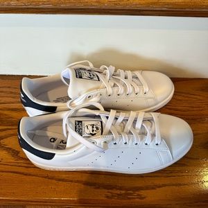 Adidas Stan Smith Low Top Sneaker Men’s (size 8)